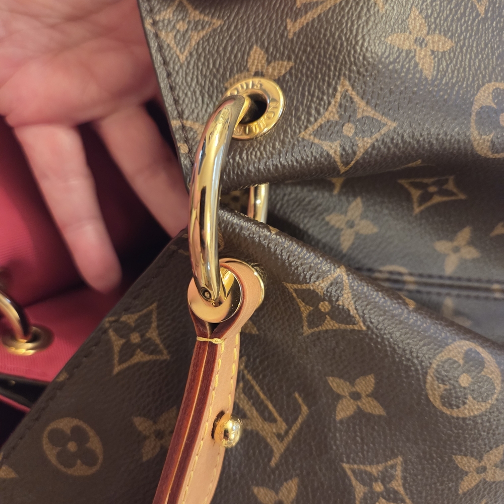 Louis Vuitton Graceful MM Monogram Canvas Shoulder Bag in Brown with Pink Lining - Picture 9 of 10